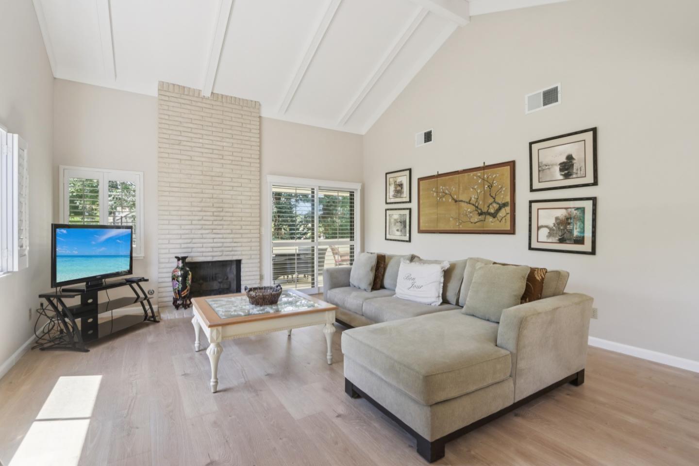 Detail Gallery Image 6 of 32 For 6343 Whaley Dr, San Jose,  CA 95135 - 2 Beds | 2 Baths
