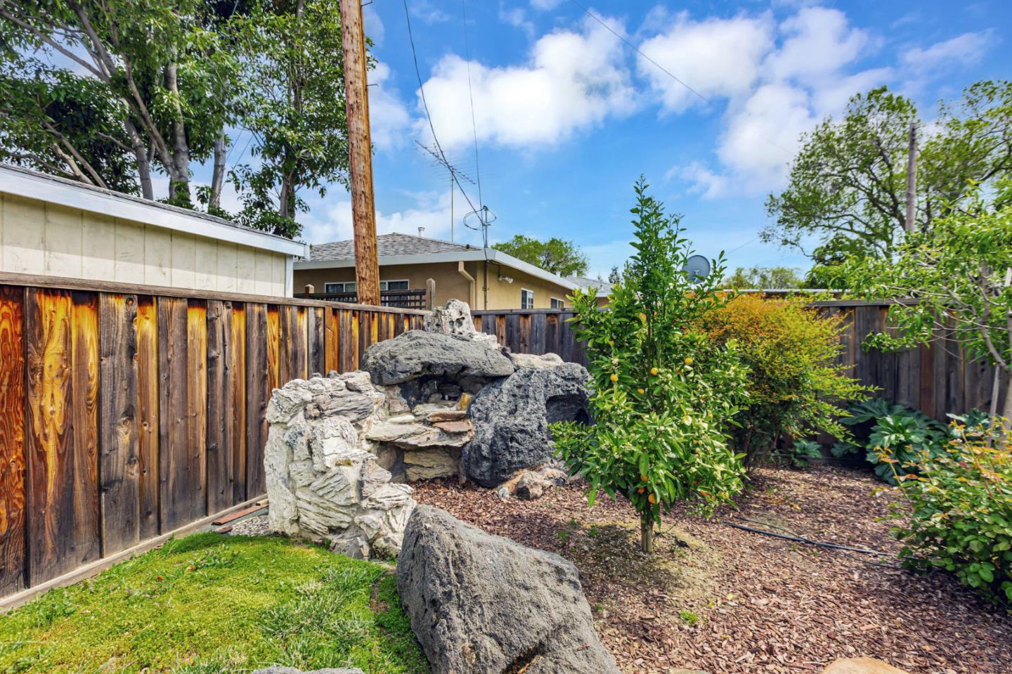 Detail Gallery Image 39 of 41 For 2806 Ruth Ct, Santa Clara,  CA 95051 - 3 Beds | 2 Baths