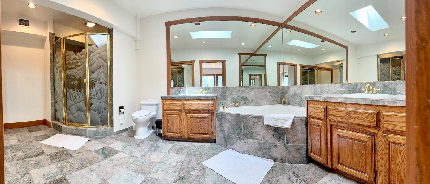 Detail Gallery Image 20 of 34 For 569 Lucerne Way, South Lake Tahoe,  CA 96150 - 4 Beds | 3 Baths