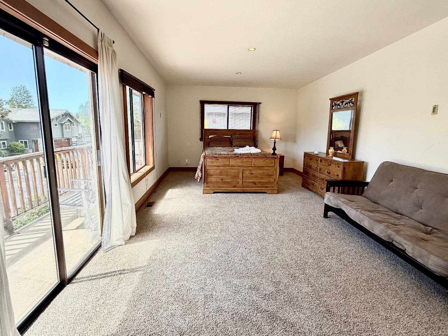 Detail Gallery Image 22 of 34 For 569 Lucerne Way, South Lake Tahoe,  CA 96150 - 4 Beds | 3 Baths