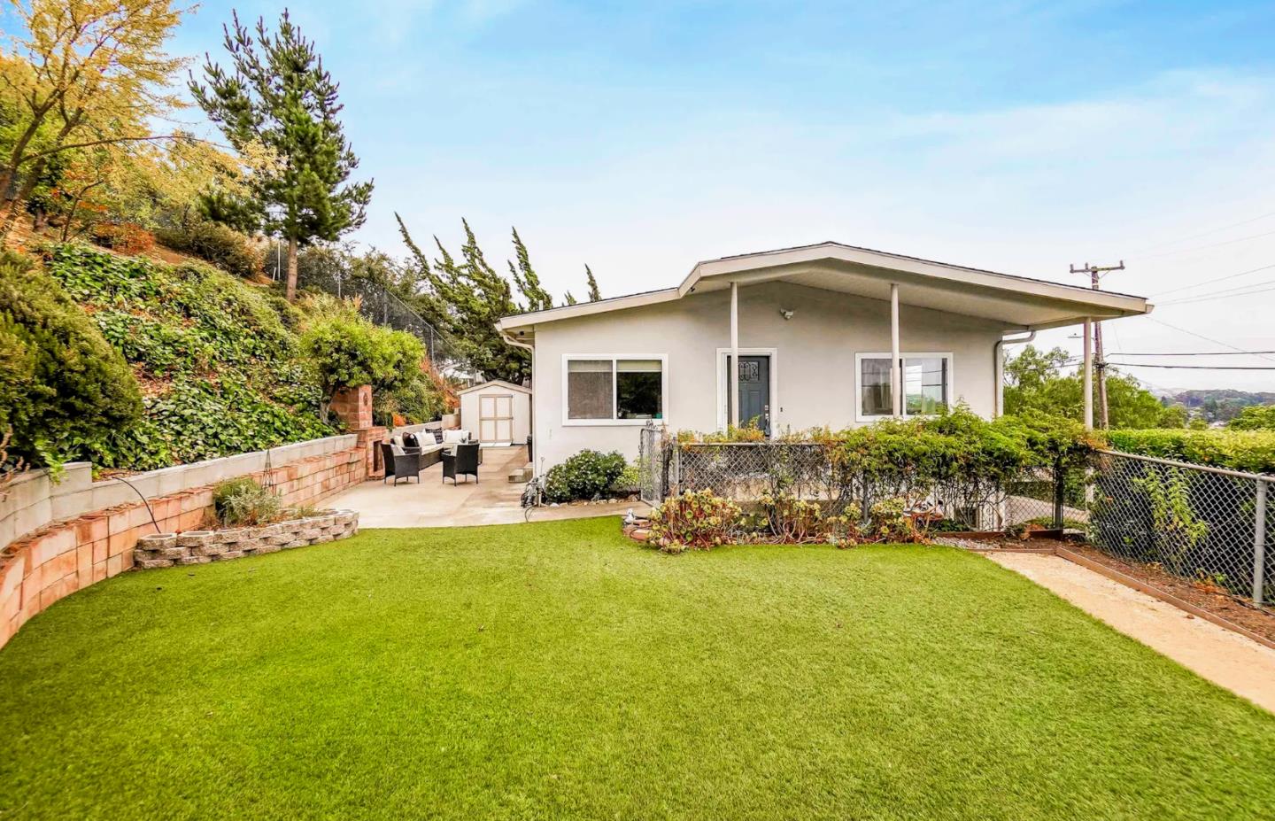 Detail Gallery Image 4 of 18 For 1068 Central Blvd, Hayward,  CA 94542 - 3 Beds | 2 Baths