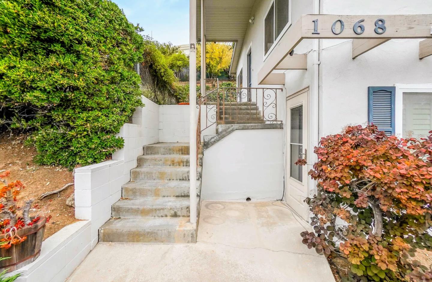 Detail Gallery Image 6 of 18 For 1068 Central Blvd, Hayward,  CA 94542 - 3 Beds | 2 Baths