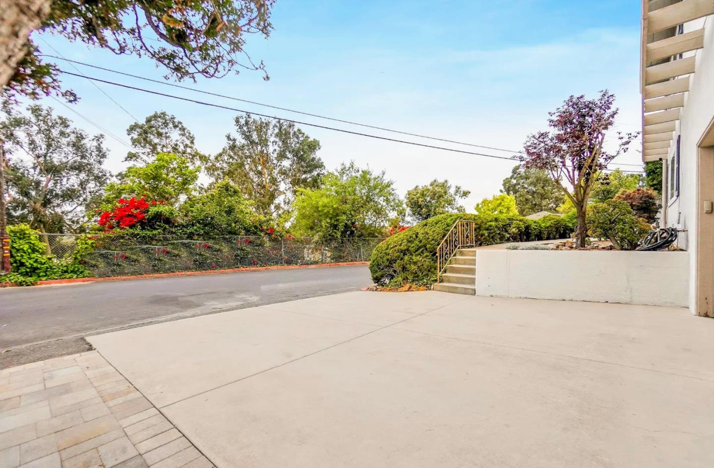Detail Gallery Image 9 of 18 For 1068 Central Blvd, Hayward,  CA 94542 - 3 Beds | 2 Baths
