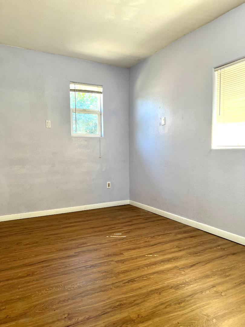 Detail Gallery Image 8 of 13 For 94 Sunset Ct, San Jose,  CA 95116 - 3 Beds | 2 Baths