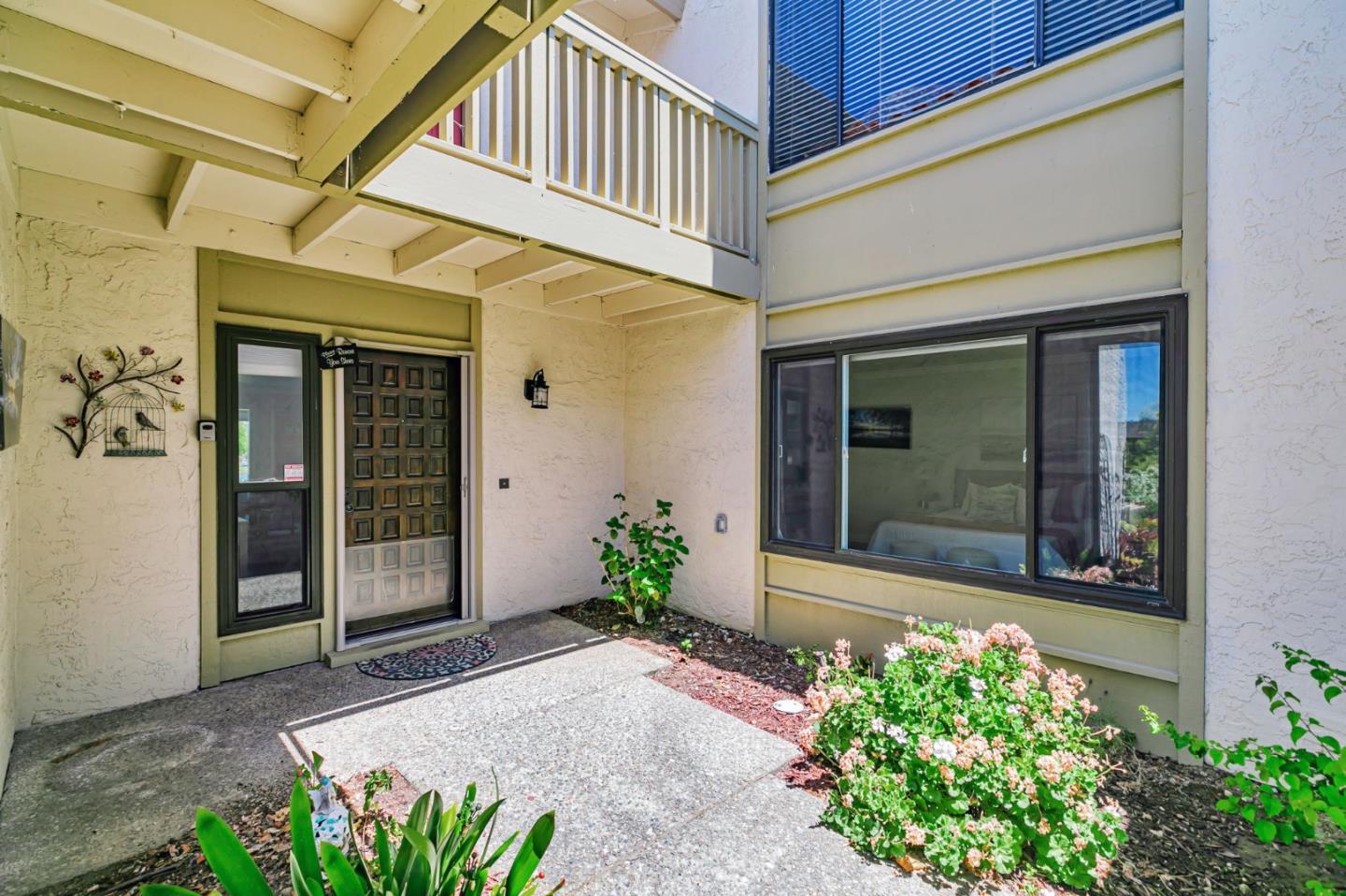 Detail Gallery Image 5 of 49 For 8377 Riesling Way, San Jose,  CA 95135 - 2 Beds | 2 Baths