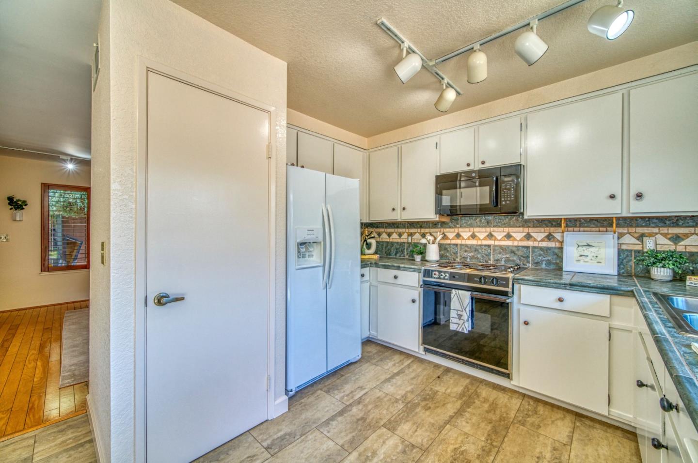 Detail Gallery Image 10 of 33 For 294 Barkentine Ct, Aptos,  CA 95003 - 2 Beds | 1 Baths