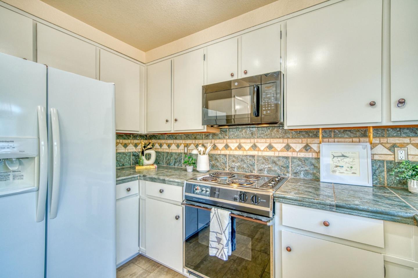 Detail Gallery Image 12 of 33 For 294 Barkentine Ct, Aptos,  CA 95003 - 2 Beds | 1 Baths