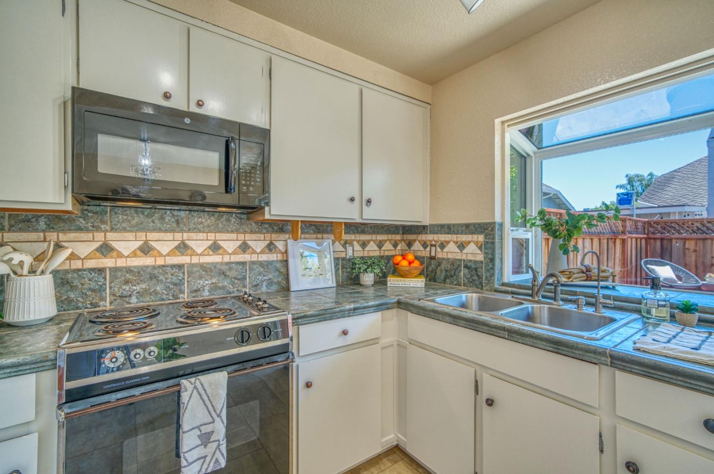 Detail Gallery Image 13 of 33 For 294 Barkentine Ct, Aptos,  CA 95003 - 2 Beds | 1 Baths