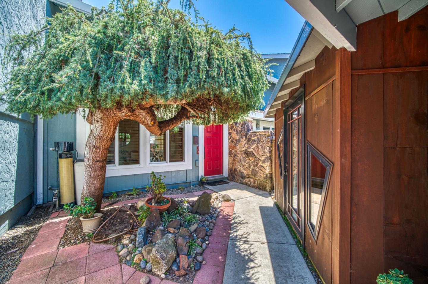 Detail Gallery Image 2 of 33 For 294 Barkentine Ct, Aptos,  CA 95003 - 2 Beds | 1 Baths