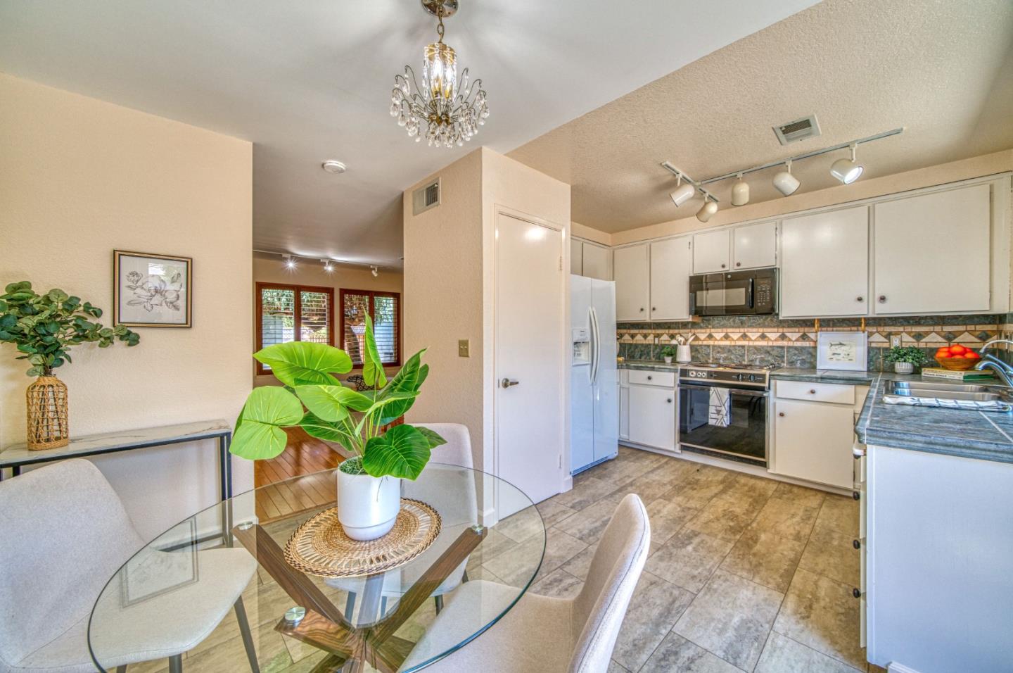 Detail Gallery Image 9 of 33 For 294 Barkentine Ct, Aptos,  CA 95003 - 2 Beds | 1 Baths