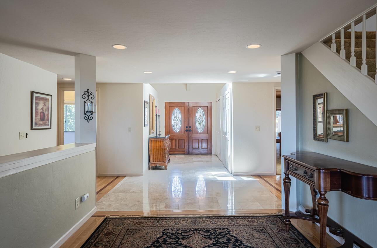 Detail Gallery Image 15 of 81 For 15847 Pleasant Valley Ln, Salinas,  CA 93908 - 4 Beds | 3 Baths