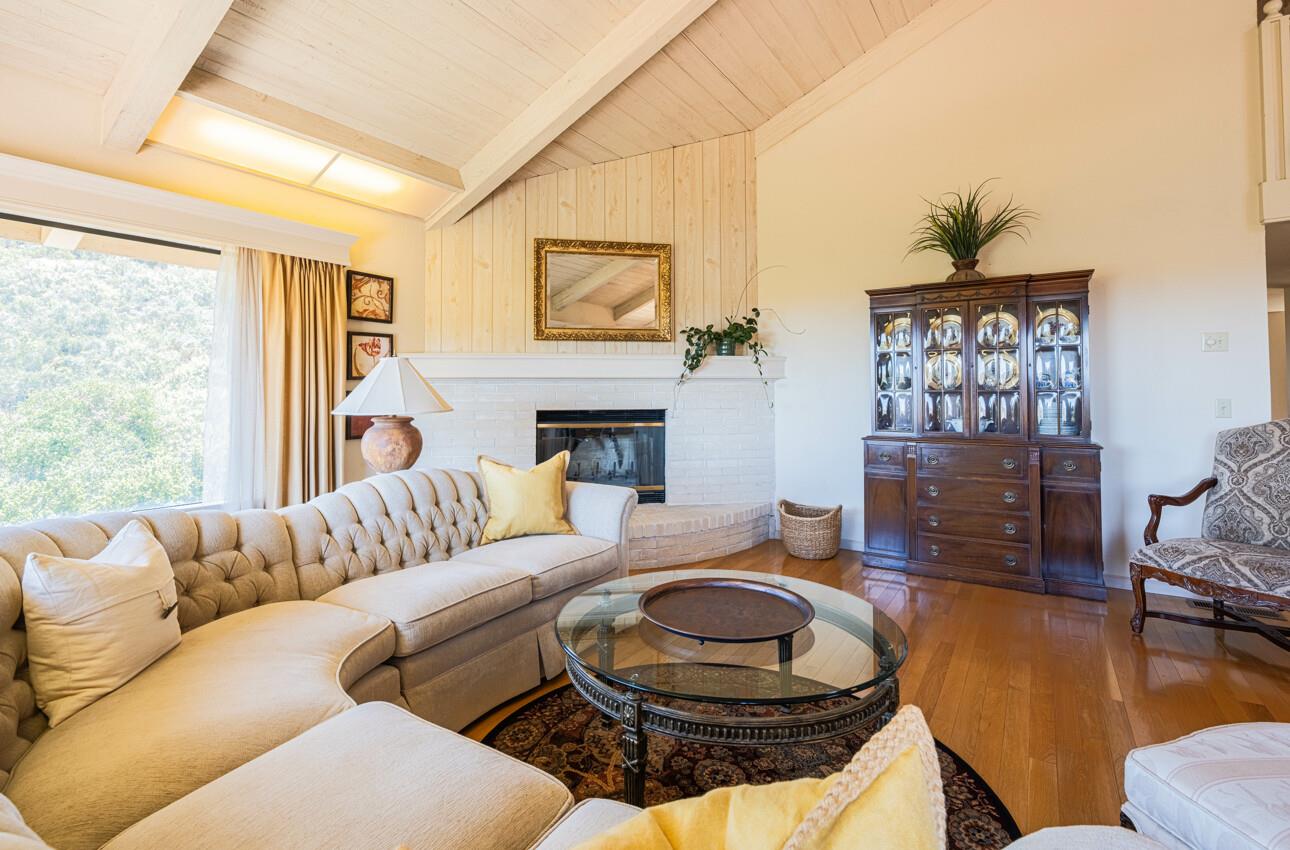Detail Gallery Image 19 of 81 For 15847 Pleasant Valley Ln, Salinas,  CA 93908 - 4 Beds | 3 Baths
