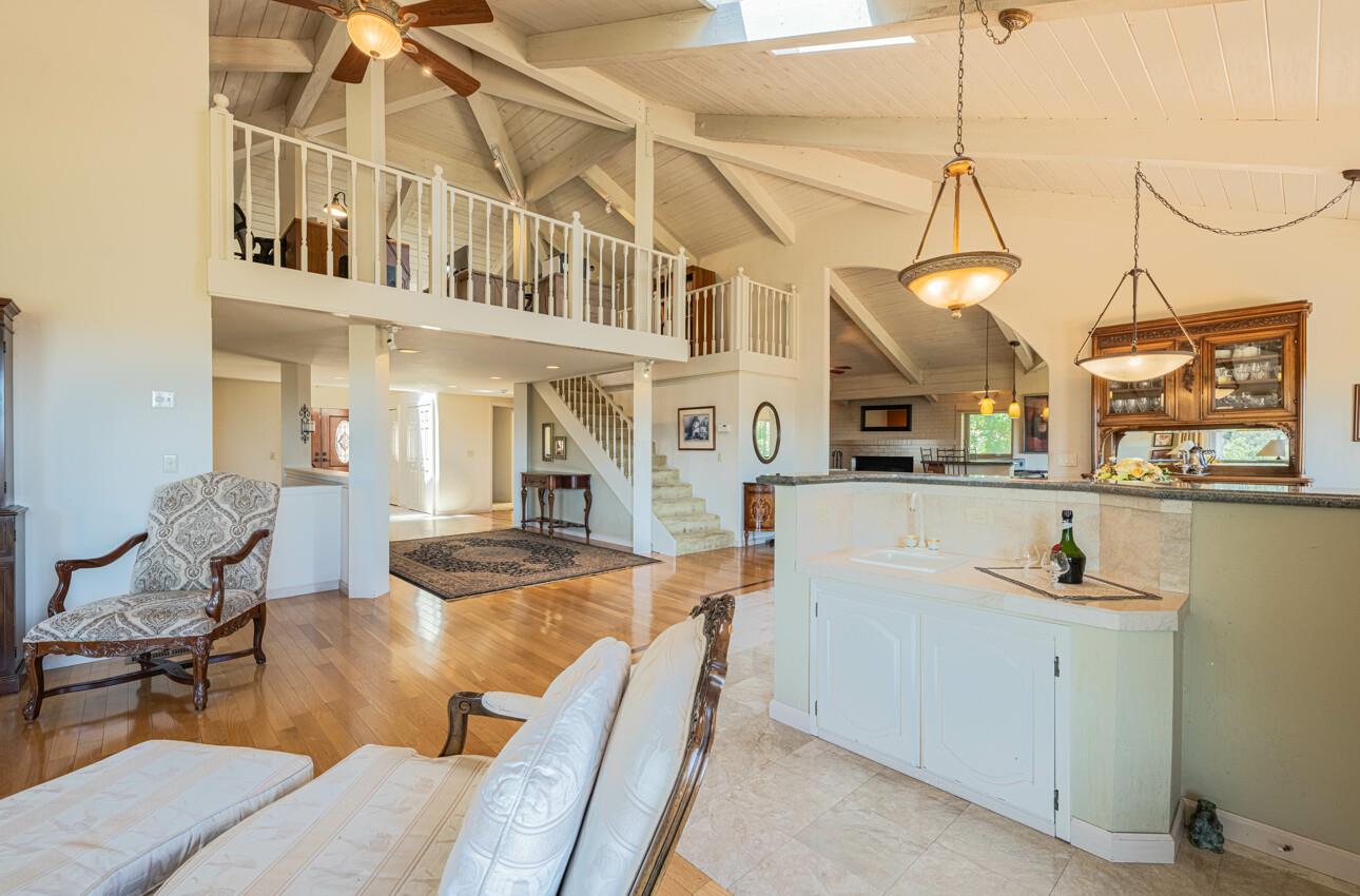 Detail Gallery Image 20 of 81 For 15847 Pleasant Valley Ln, Salinas,  CA 93908 - 4 Beds | 3 Baths