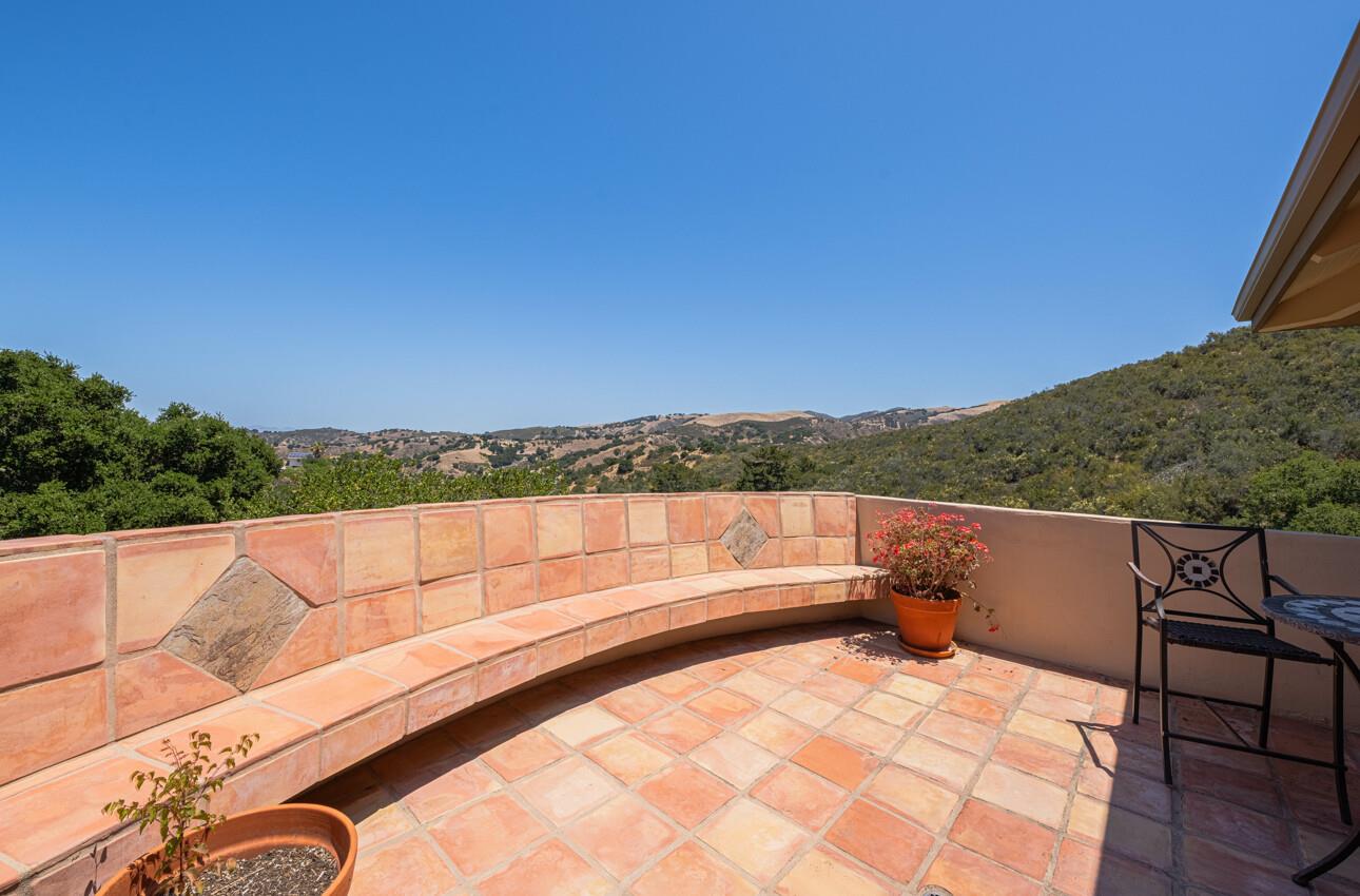 Detail Gallery Image 24 of 81 For 15847 Pleasant Valley Ln, Salinas,  CA 93908 - 4 Beds | 3 Baths