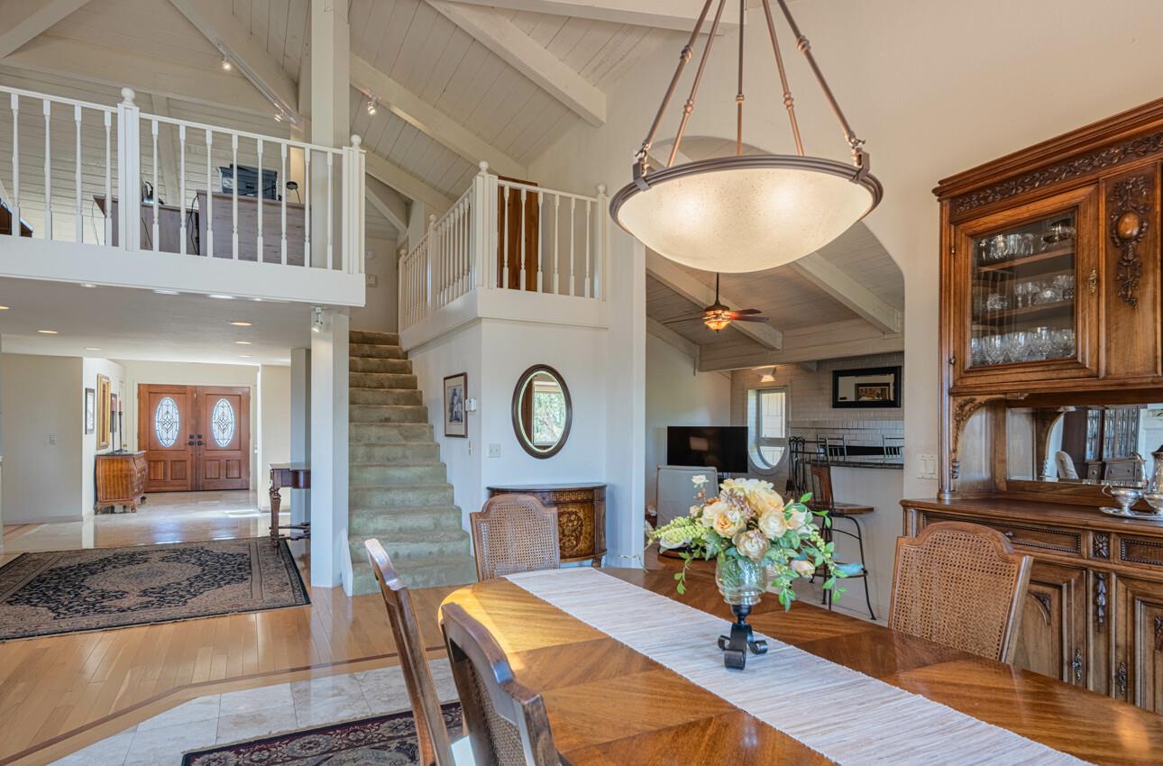 Detail Gallery Image 26 of 81 For 15847 Pleasant Valley Ln, Salinas,  CA 93908 - 4 Beds | 3 Baths