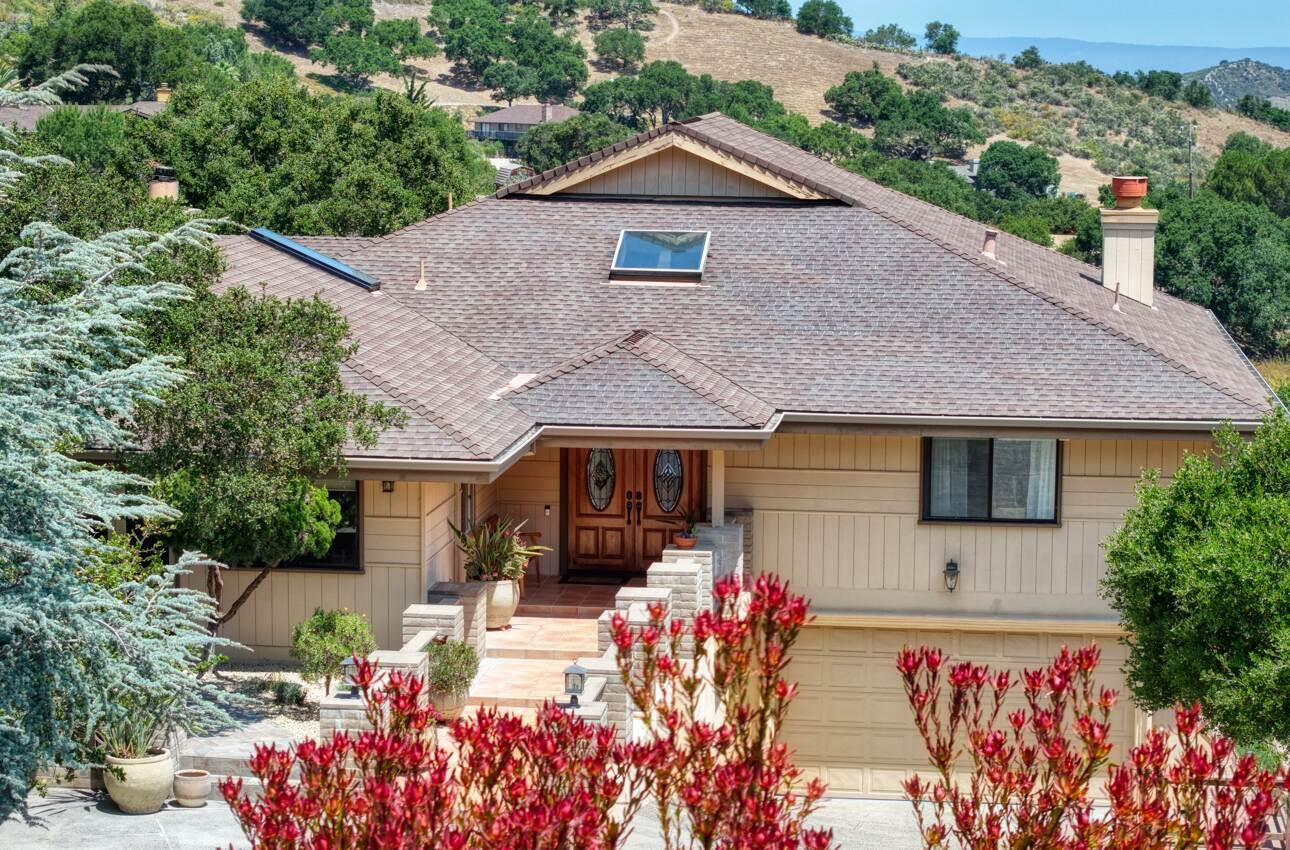 Detail Gallery Image 3 of 81 For 15847 Pleasant Valley Ln, Salinas,  CA 93908 - 4 Beds | 3 Baths