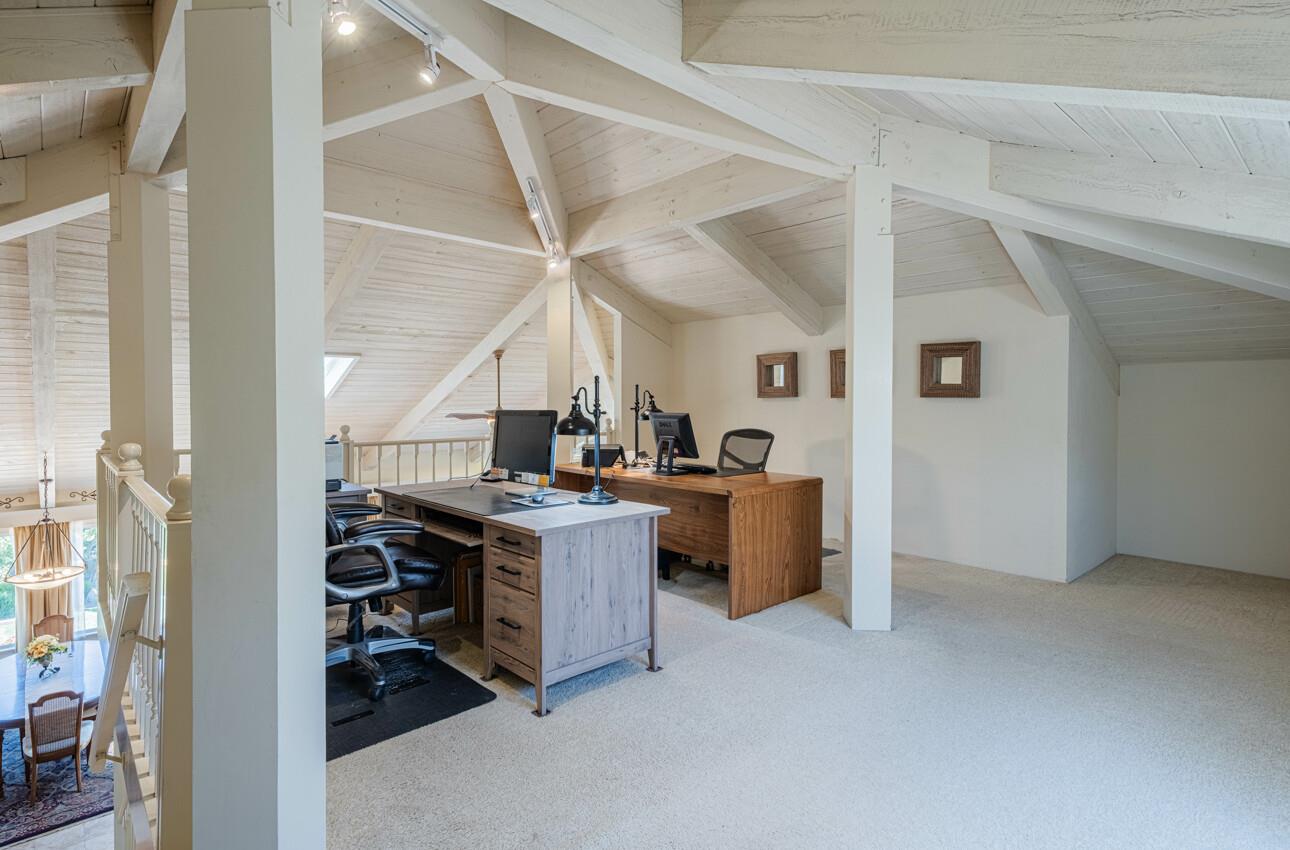 Detail Gallery Image 40 of 81 For 15847 Pleasant Valley Ln, Salinas,  CA 93908 - 4 Beds | 3 Baths