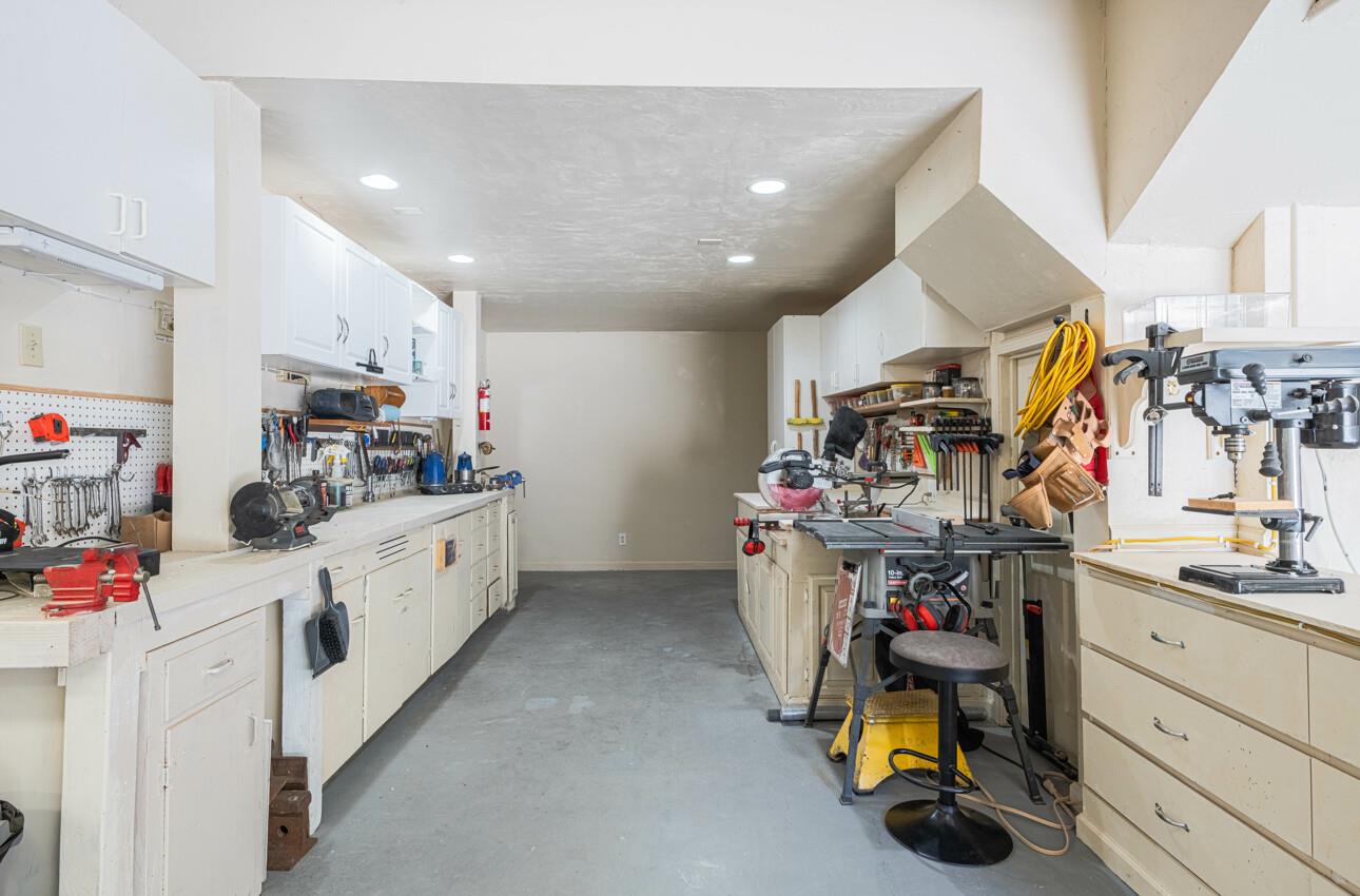 Detail Gallery Image 74 of 81 For 15847 Pleasant Valley Ln, Salinas,  CA 93908 - 4 Beds | 3 Baths