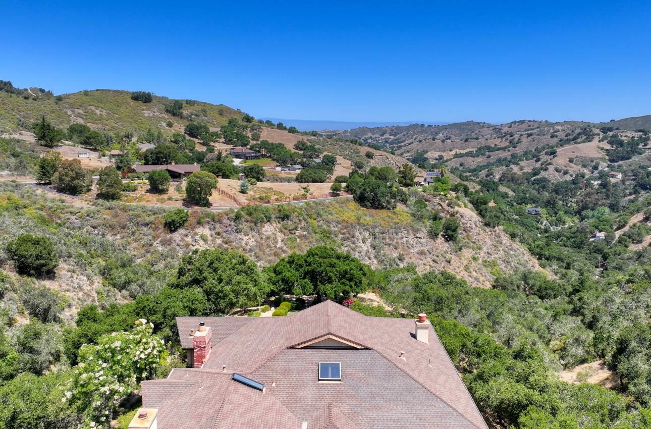 Detail Gallery Image 8 of 81 For 15847 Pleasant Valley Ln, Salinas,  CA 93908 - 4 Beds | 3 Baths