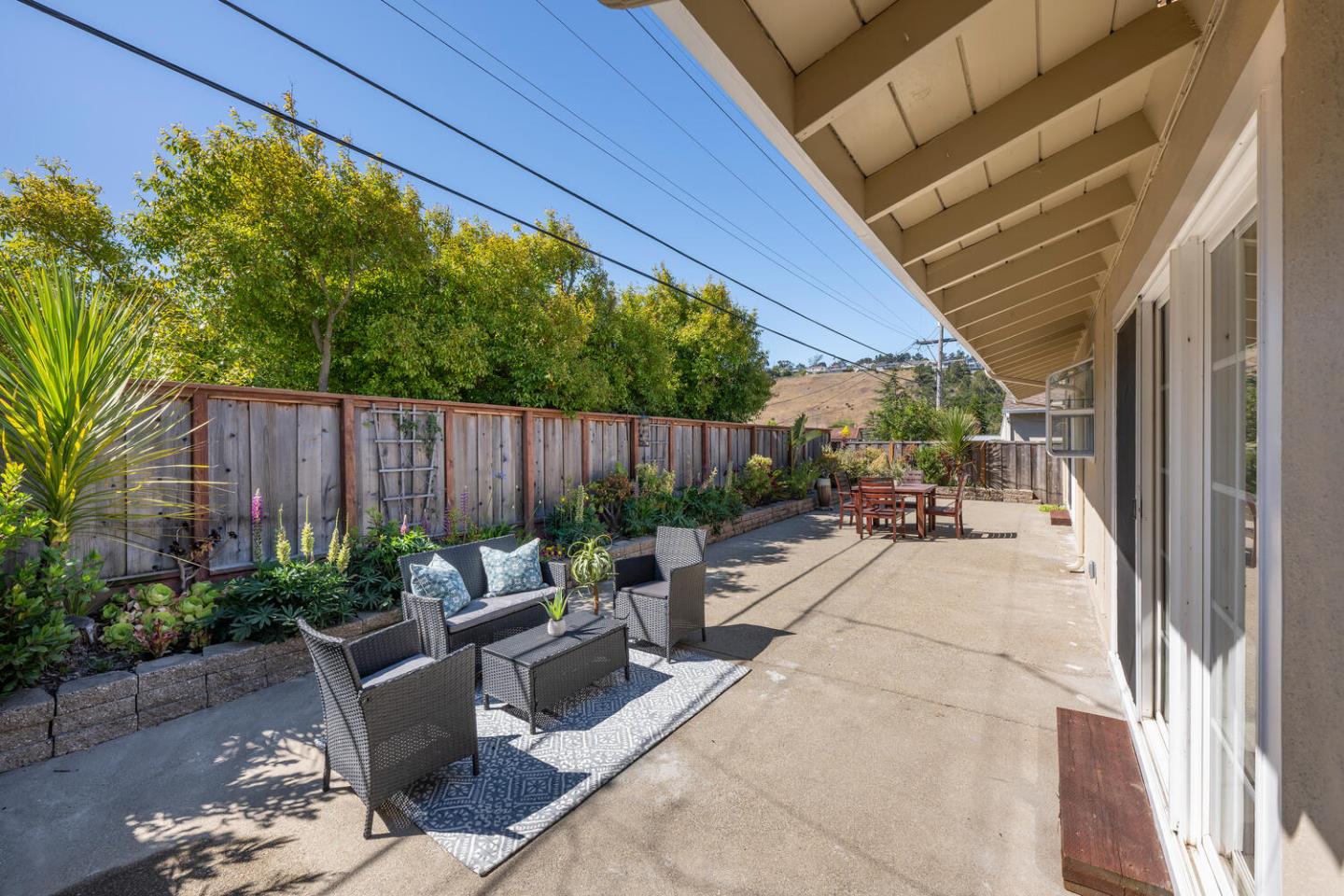 Detail Gallery Image 23 of 39 For 855 Mosswood Ln, Millbrae,  CA 94030 - 3 Beds | 2 Baths