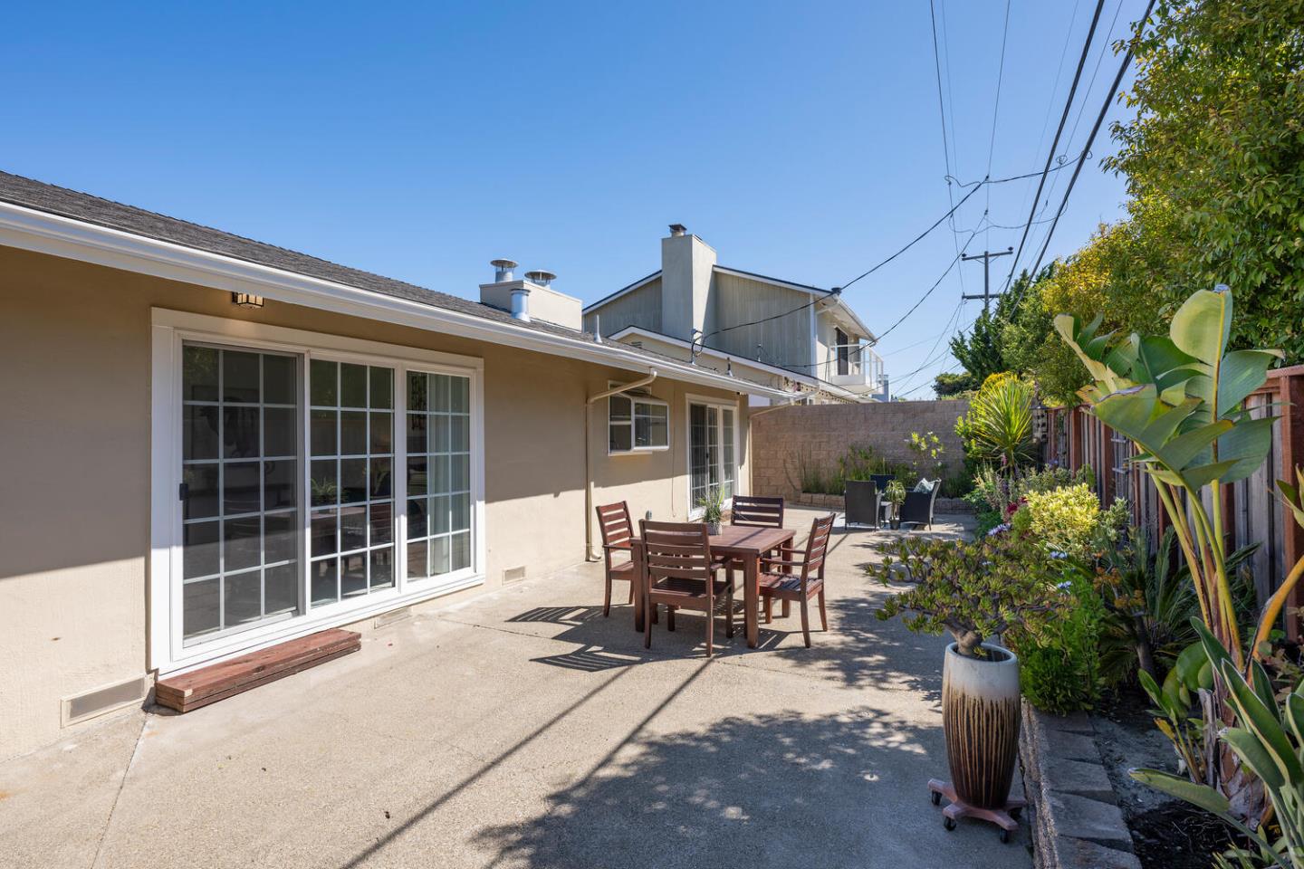 Detail Gallery Image 25 of 39 For 855 Mosswood Ln, Millbrae,  CA 94030 - 3 Beds | 2 Baths
