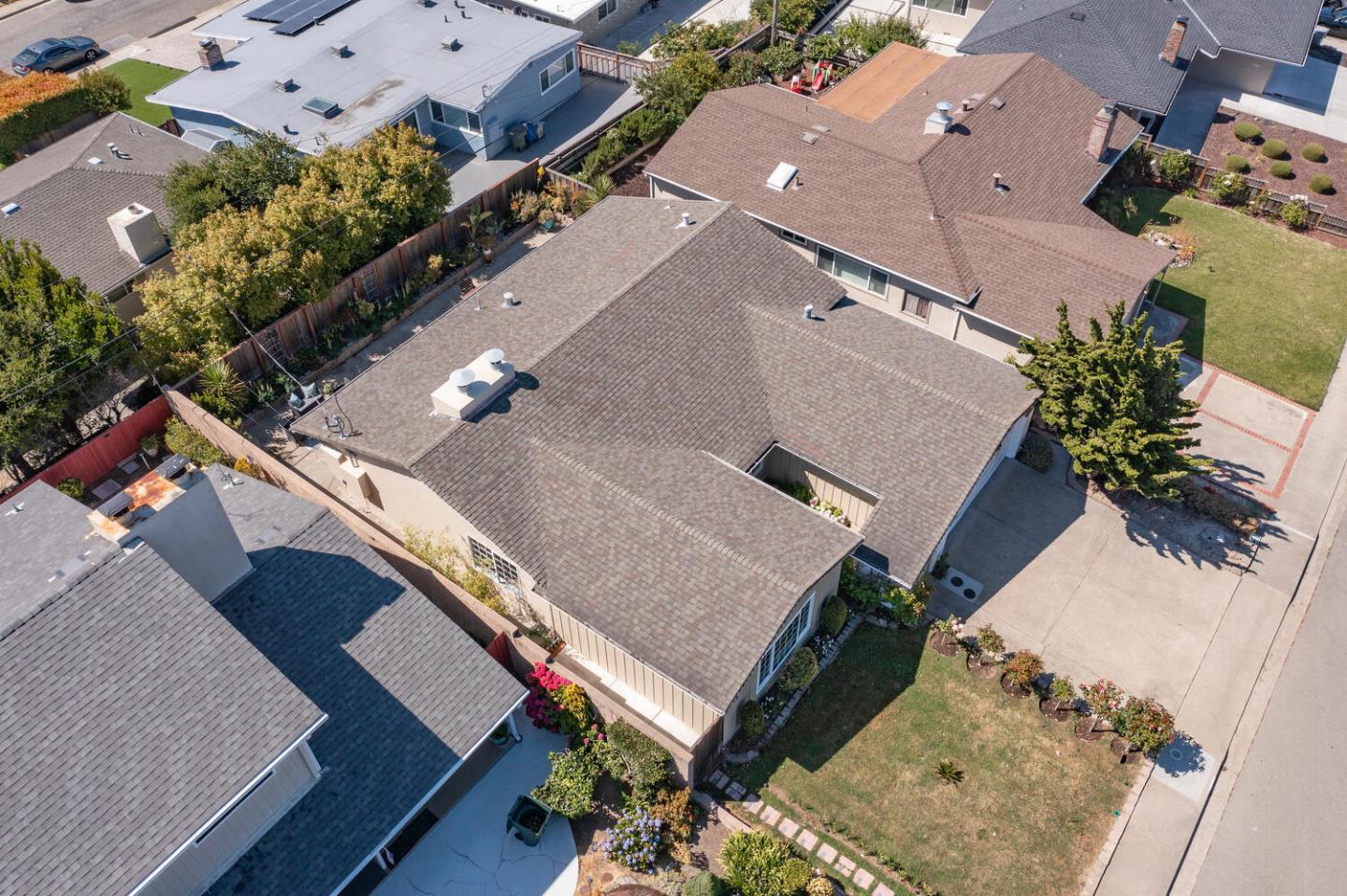 Detail Gallery Image 30 of 39 For 855 Mosswood Ln, Millbrae,  CA 94030 - 3 Beds | 2 Baths