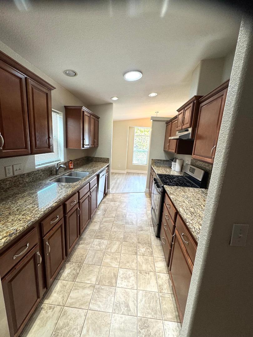 Detail Gallery Image 12 of 20 For 46 Nandina Dr #46,  Aptos,  CA 95003 - 3 Beds | 2 Baths
