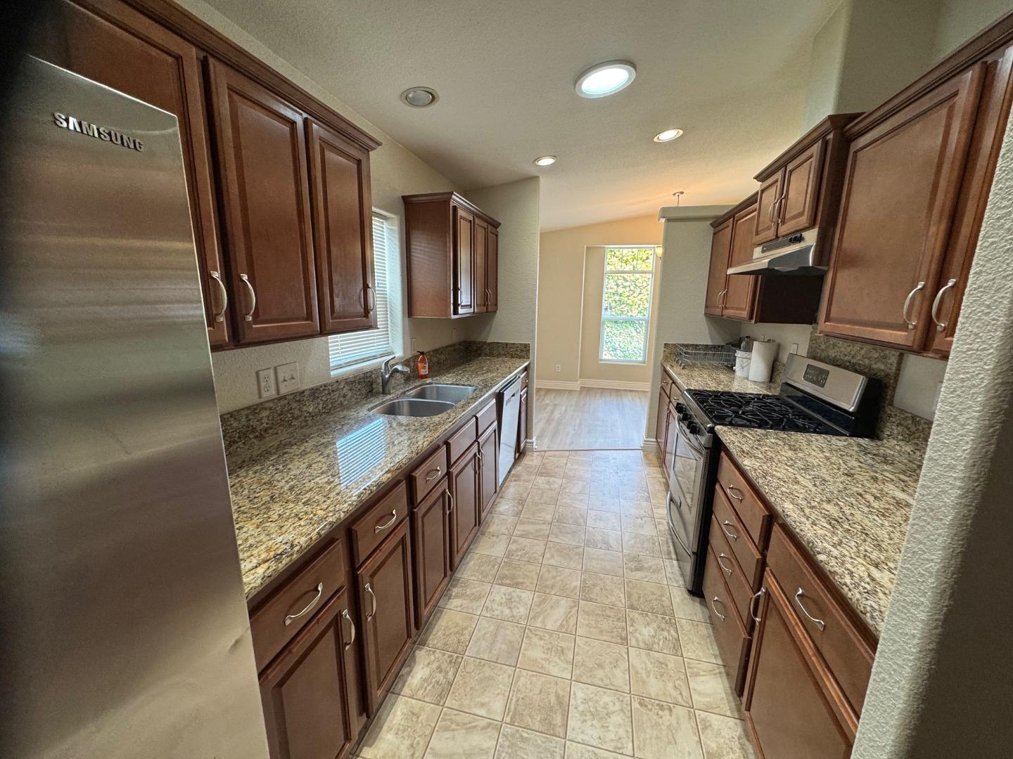 Detail Gallery Image 3 of 20 For 46 Nandina Dr #46,  Aptos,  CA 95003 - 3 Beds | 2 Baths