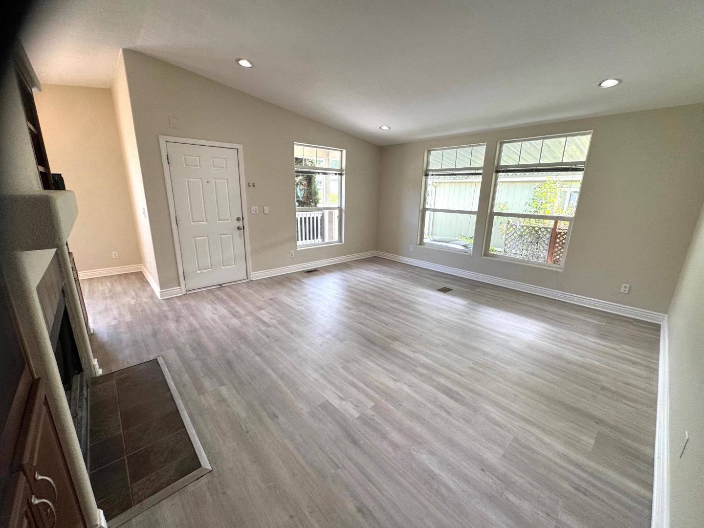 Detail Gallery Image 7 of 20 For 46 Nandina Dr #46,  Aptos,  CA 95003 - 3 Beds | 2 Baths