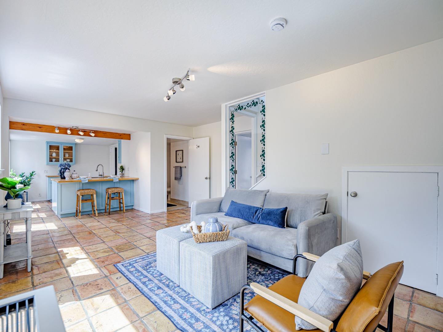 Detail Gallery Image 13 of 41 For 320 35th Ave, Santa Cruz,  CA 95062 - 3 Beds | 2 Baths