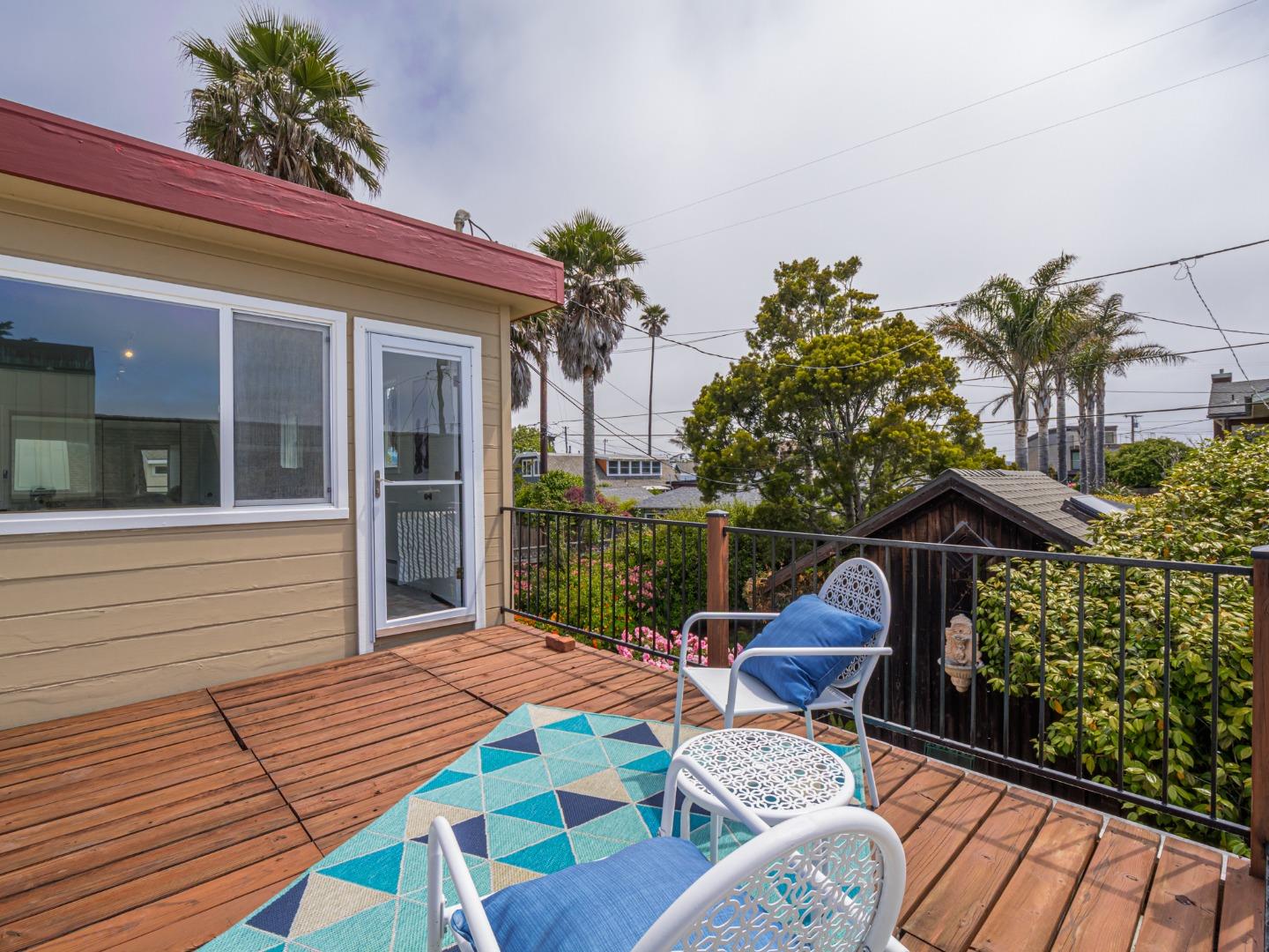 Detail Gallery Image 26 of 41 For 320 35th Ave, Santa Cruz,  CA 95062 - 3 Beds | 2 Baths