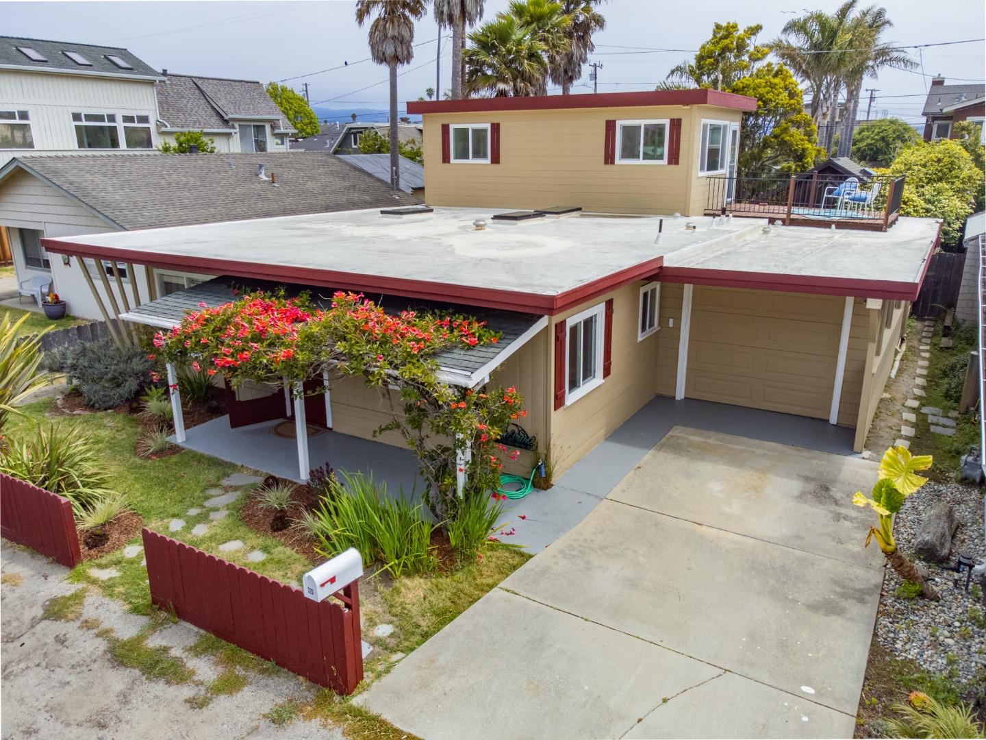 Detail Gallery Image 30 of 41 For 320 35th Ave, Santa Cruz,  CA 95062 - 3 Beds | 2 Baths