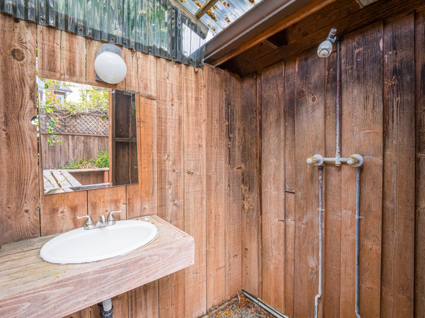 Detail Gallery Image 35 of 41 For 320 35th Ave, Santa Cruz,  CA 95062 - 3 Beds | 2 Baths