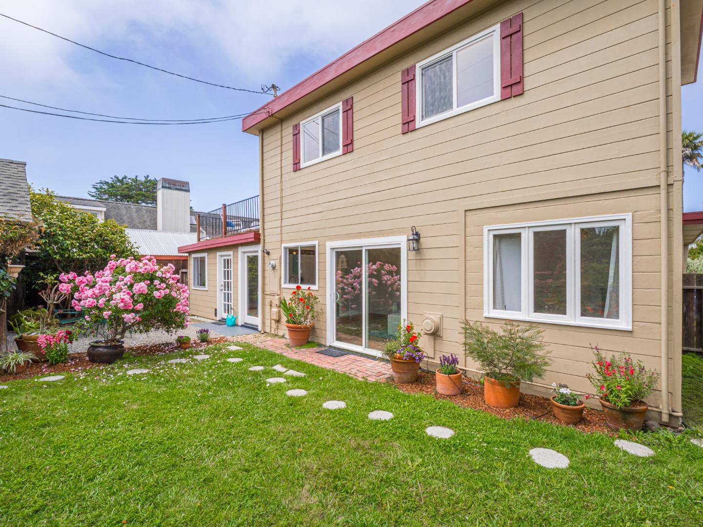 Detail Gallery Image 36 of 41 For 320 35th Ave, Santa Cruz,  CA 95062 - 3 Beds | 2 Baths