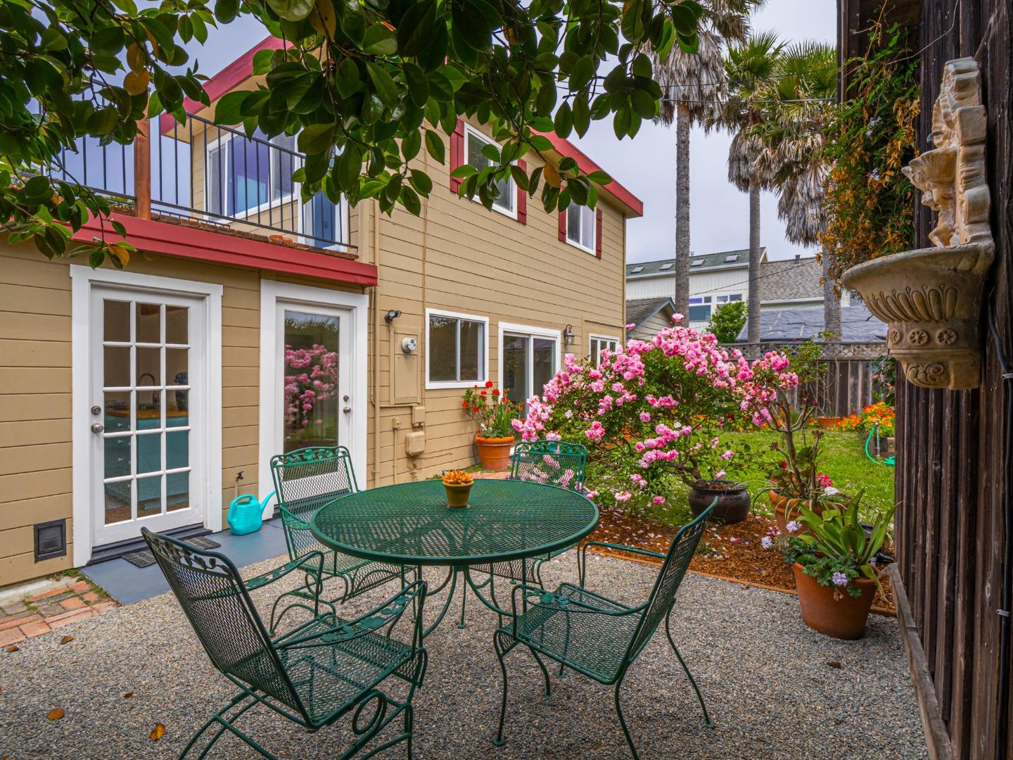 Detail Gallery Image 37 of 41 For 320 35th Ave, Santa Cruz,  CA 95062 - 3 Beds | 2 Baths