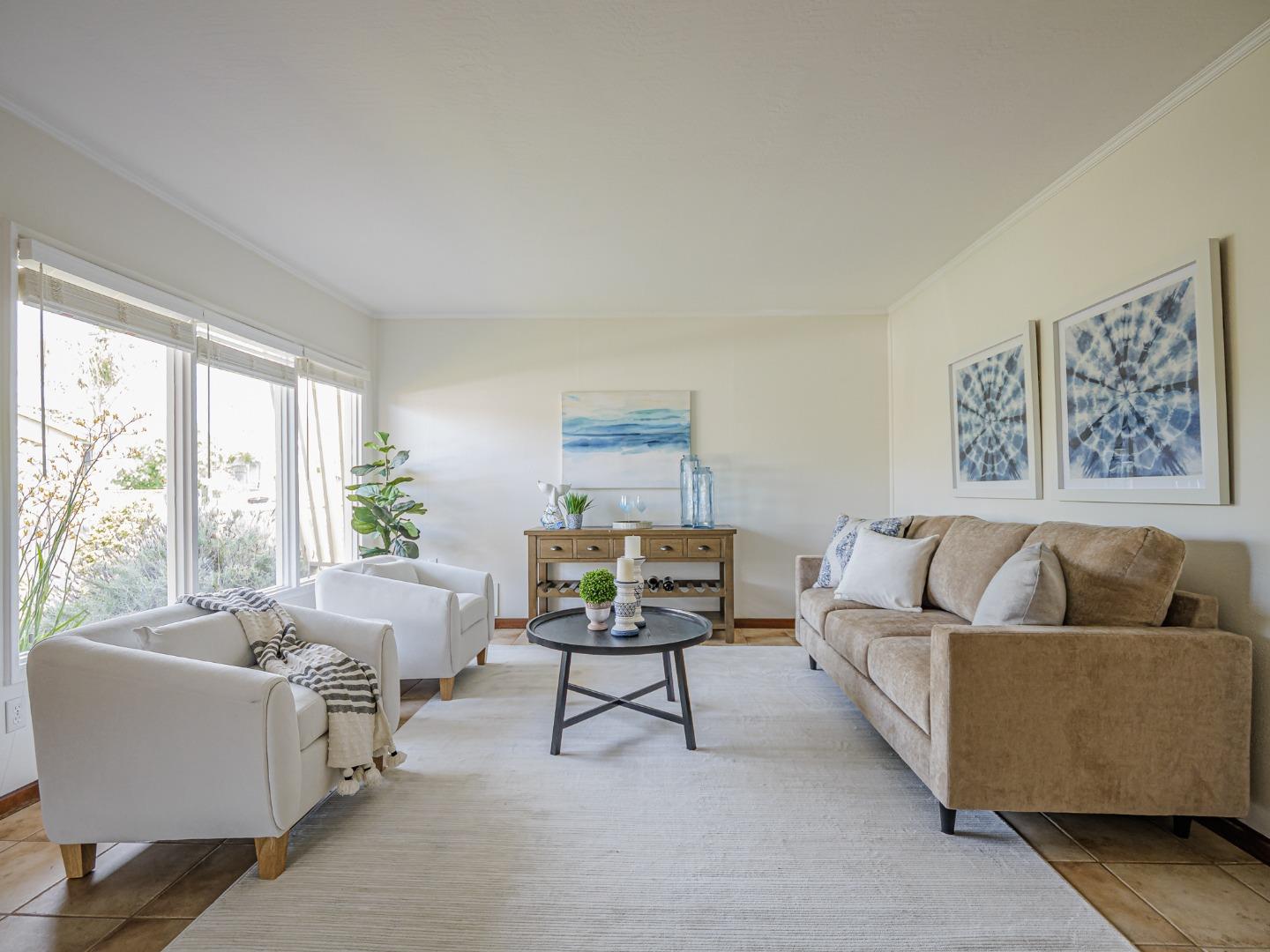 Detail Gallery Image 5 of 41 For 320 35th Ave, Santa Cruz,  CA 95062 - 3 Beds | 2 Baths