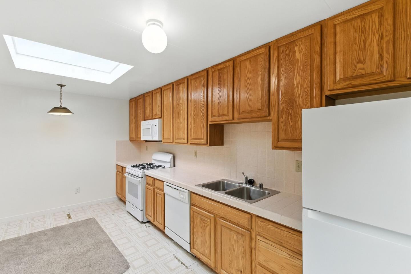 Detail Gallery Image 10 of 23 For 662 Colby St, San Francisco,  CA 94134 - 3 Beds | 2 Baths