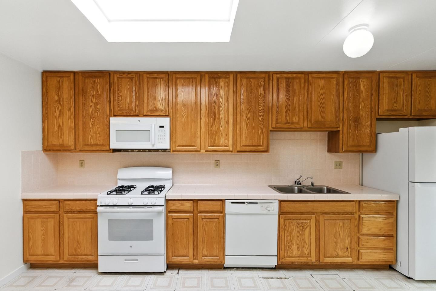 Detail Gallery Image 12 of 23 For 662 Colby St, San Francisco,  CA 94134 - 3 Beds | 2 Baths