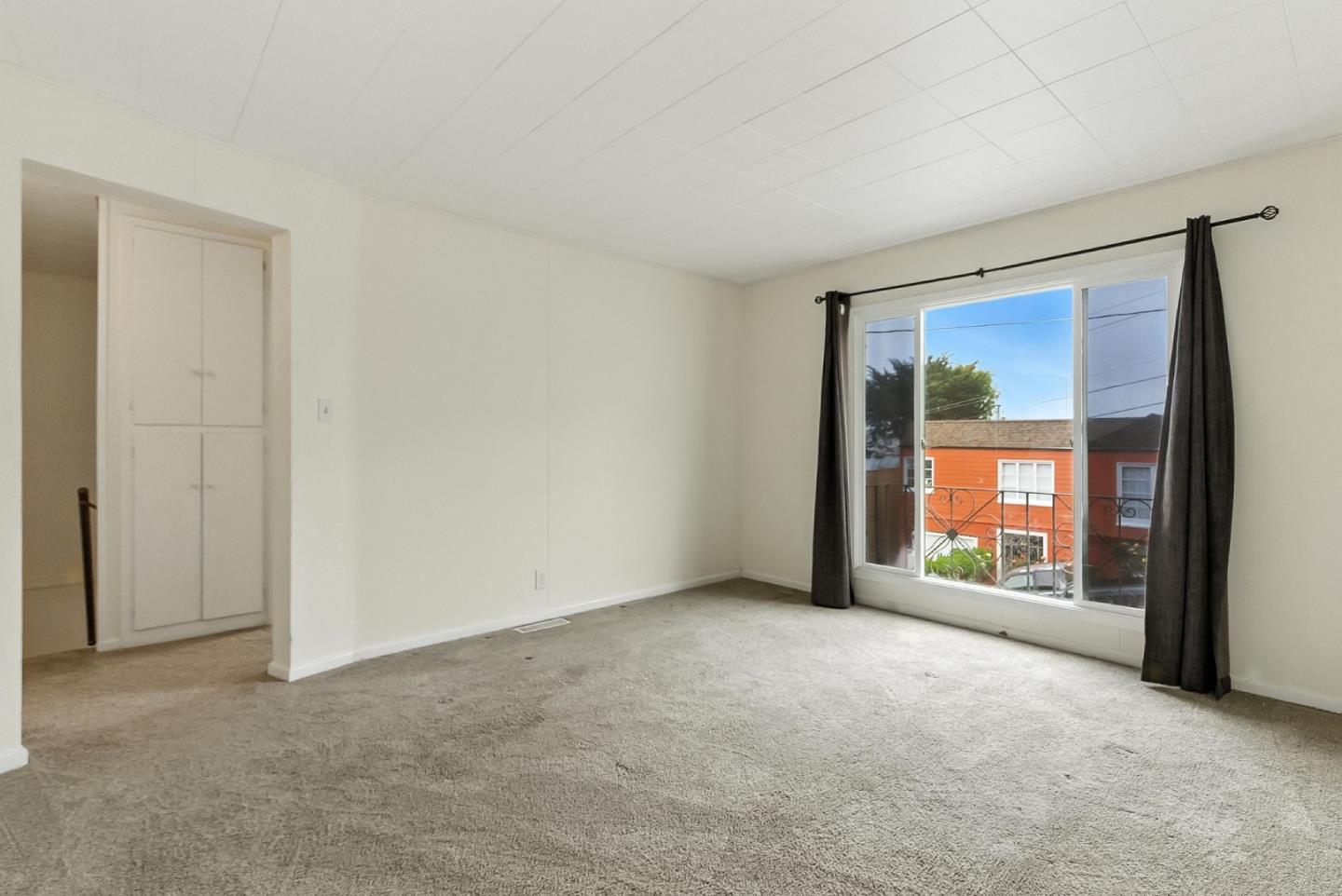 Detail Gallery Image 4 of 23 For 662 Colby St, San Francisco,  CA 94134 - 3 Beds | 2 Baths