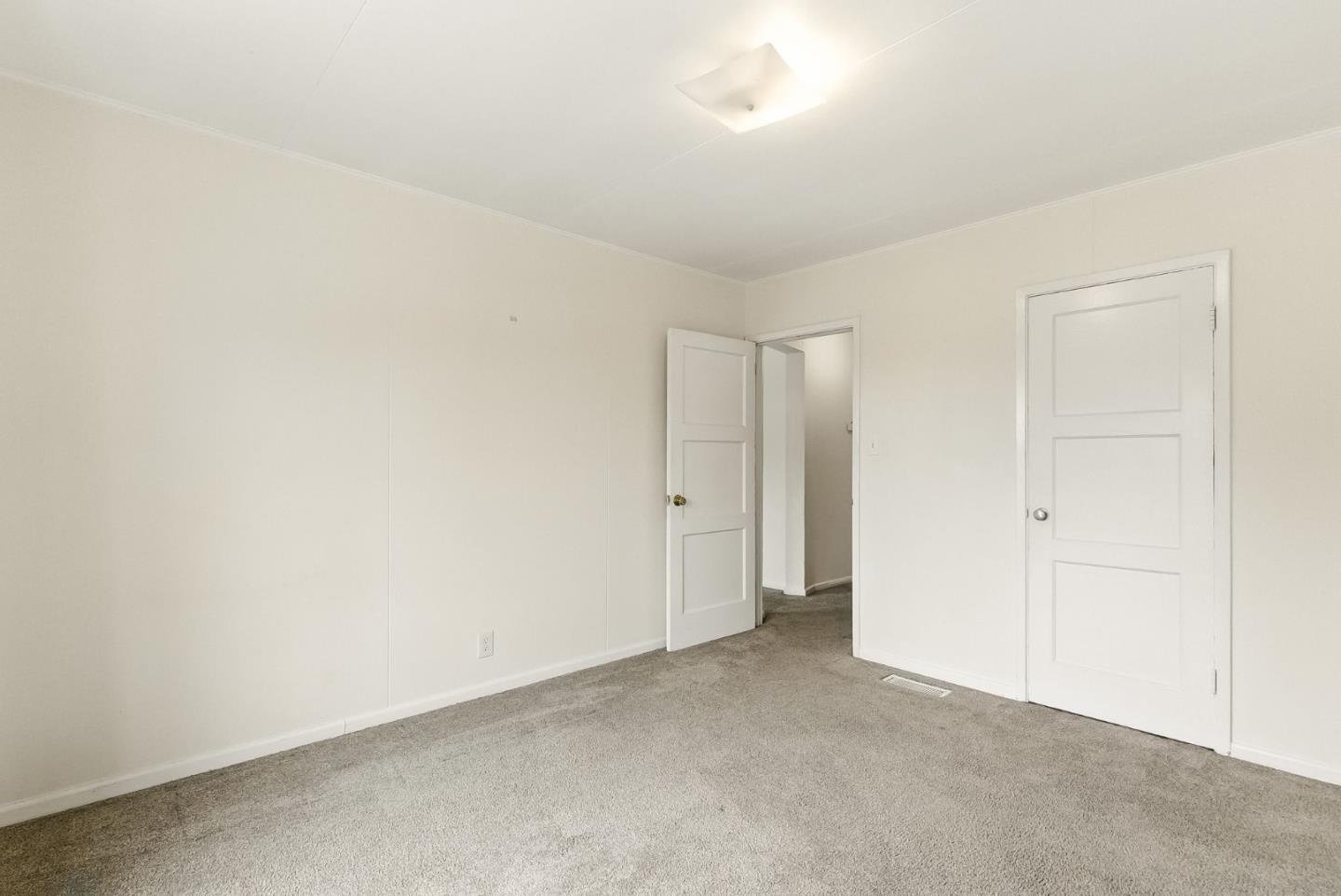 Detail Gallery Image 6 of 23 For 662 Colby St, San Francisco,  CA 94134 - 3 Beds | 2 Baths