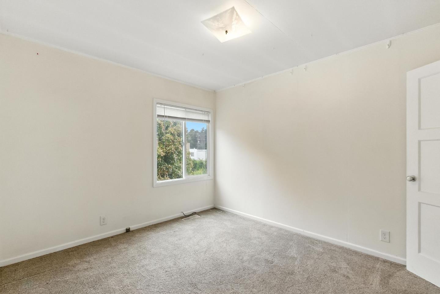 Detail Gallery Image 7 of 23 For 662 Colby St, San Francisco,  CA 94134 - 3 Beds | 2 Baths