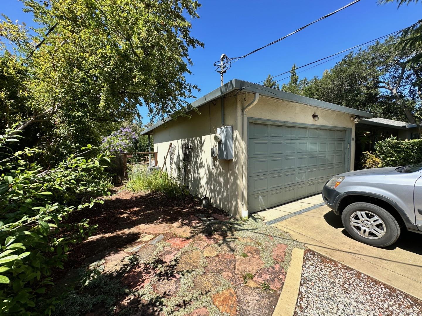 Detail Gallery Image 14 of 15 For 399 Hawthorne Ave, Los Altos,  CA 94022 - 3 Beds | 2/1 Baths
