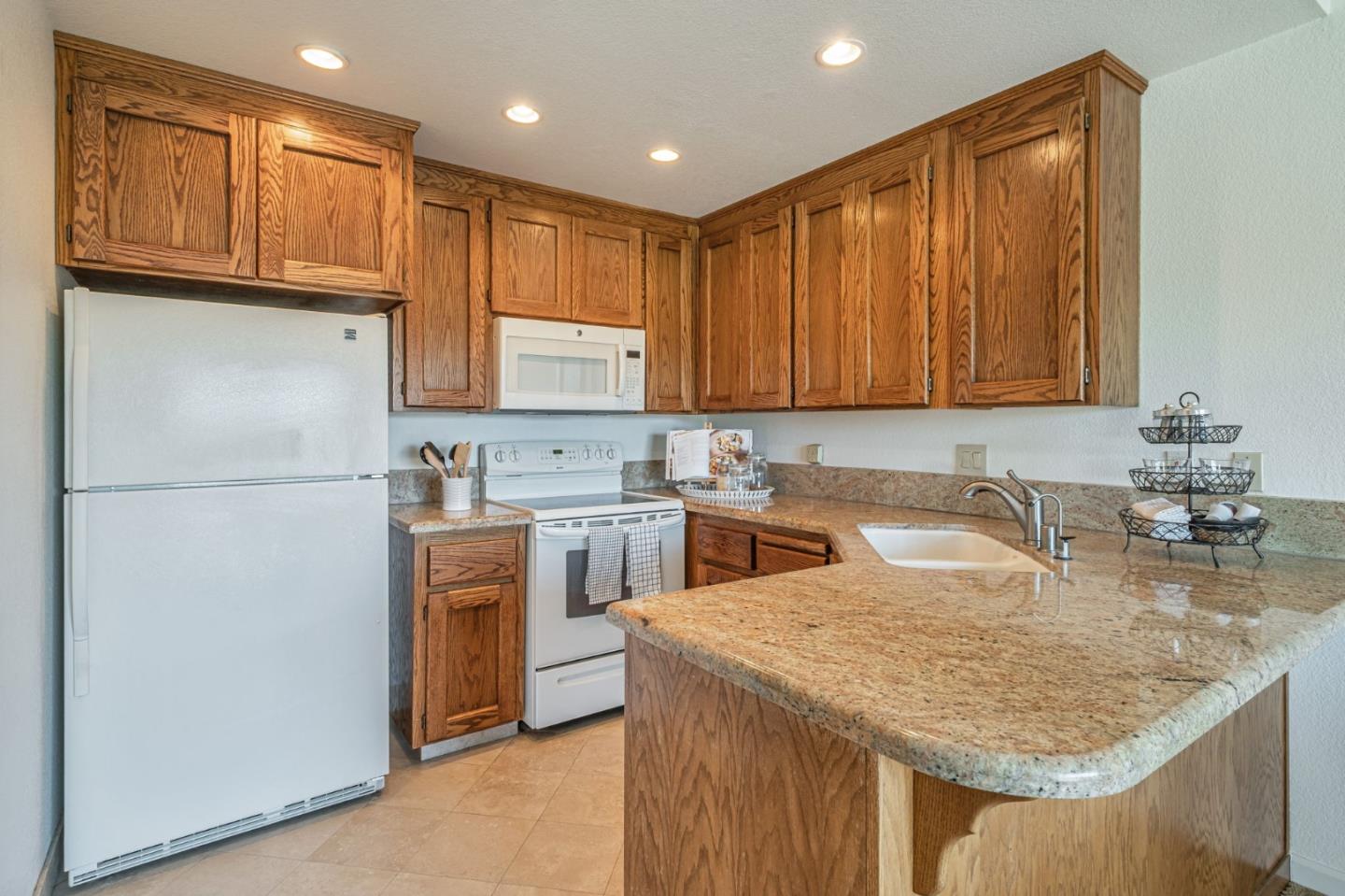 Detail Gallery Image 10 of 28 For 127 Arabian Way, Scotts Valley,  CA 95066 - 3 Beds | 2 Baths
