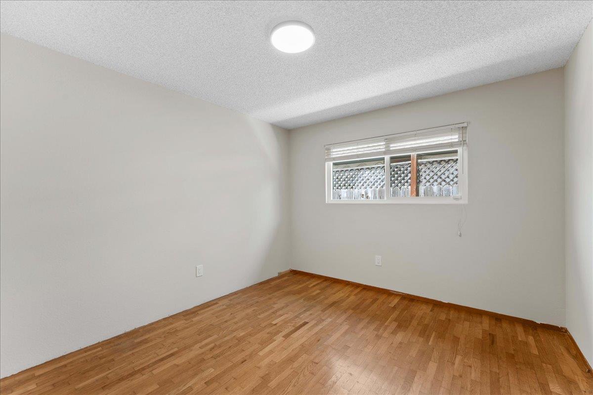 Detail Gallery Image 10 of 15 For 530 Western Dr, Santa Cruz,  CA 95060 - 3 Beds | 2 Baths