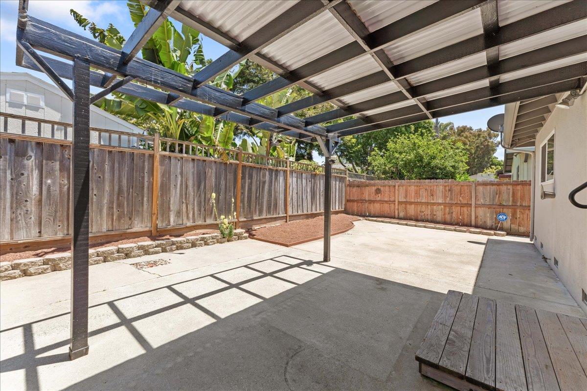 Detail Gallery Image 15 of 15 For 530 Western Dr, Santa Cruz,  CA 95060 - 3 Beds | 2 Baths