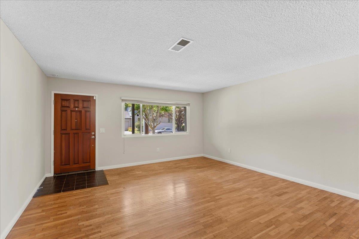 Detail Gallery Image 6 of 15 For 530 Western Dr, Santa Cruz,  CA 95060 - 3 Beds | 2 Baths