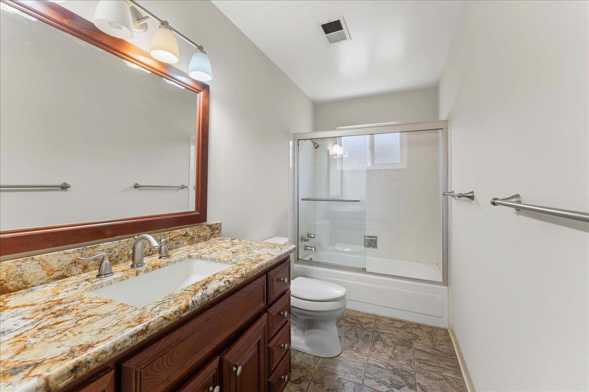 Detail Gallery Image 8 of 15 For 530 Western Dr, Santa Cruz,  CA 95060 - 3 Beds | 2 Baths