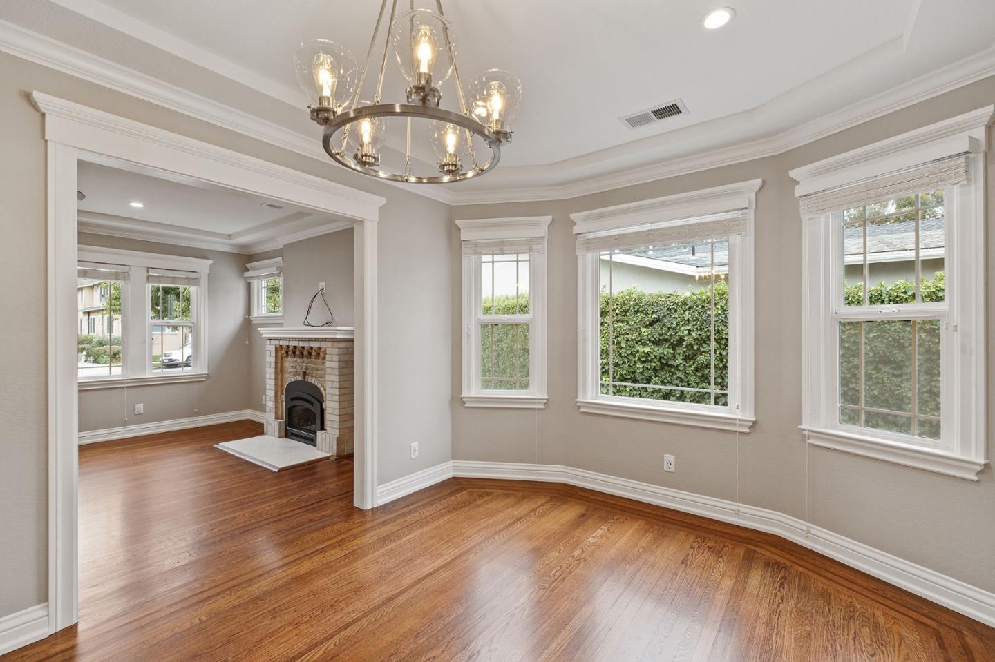 Detail Gallery Image 10 of 39 For 711 Laurel Ave a,  Burlingame,  CA 94010 - 2 Beds | 2 Baths