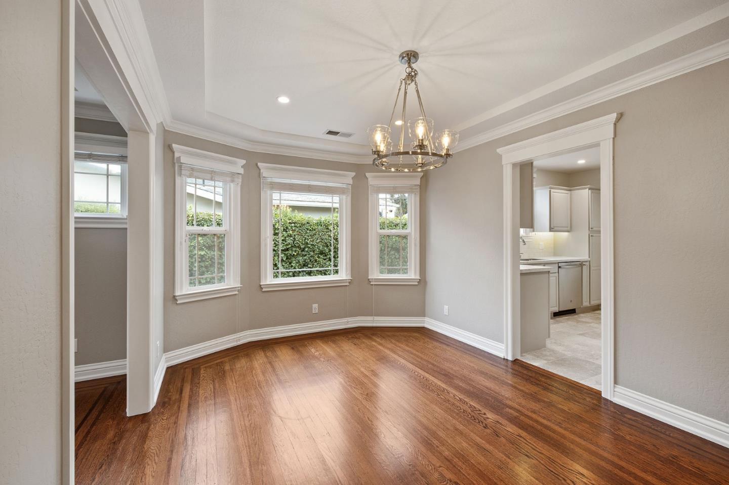 Detail Gallery Image 11 of 39 For 711 Laurel Ave a,  Burlingame,  CA 94010 - 2 Beds | 2 Baths