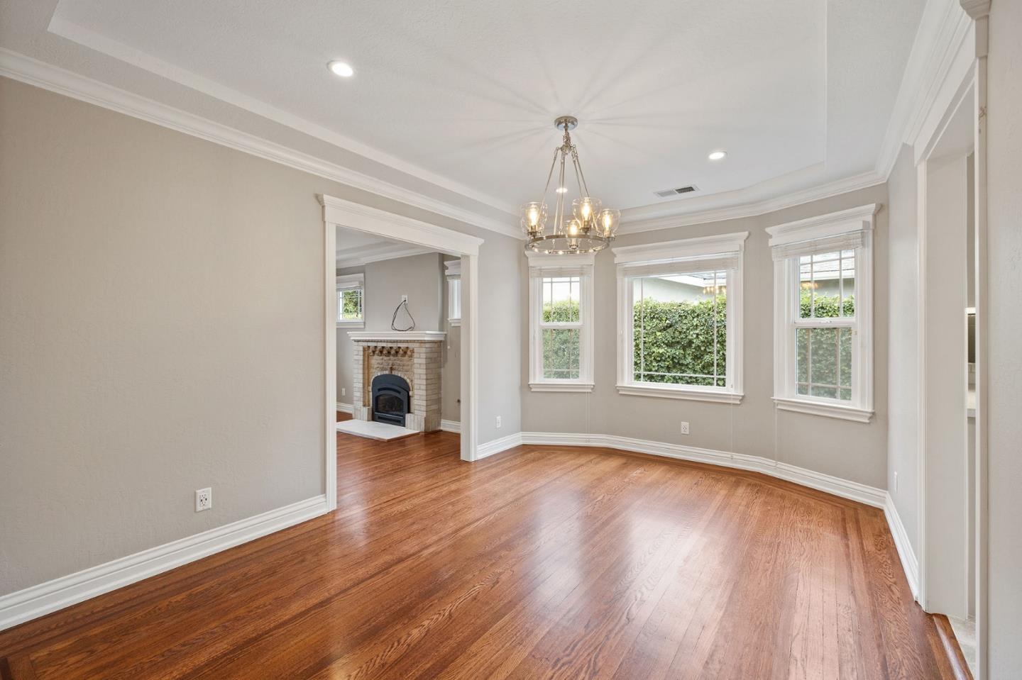 Detail Gallery Image 12 of 39 For 711 Laurel Ave a,  Burlingame,  CA 94010 - 2 Beds | 2 Baths